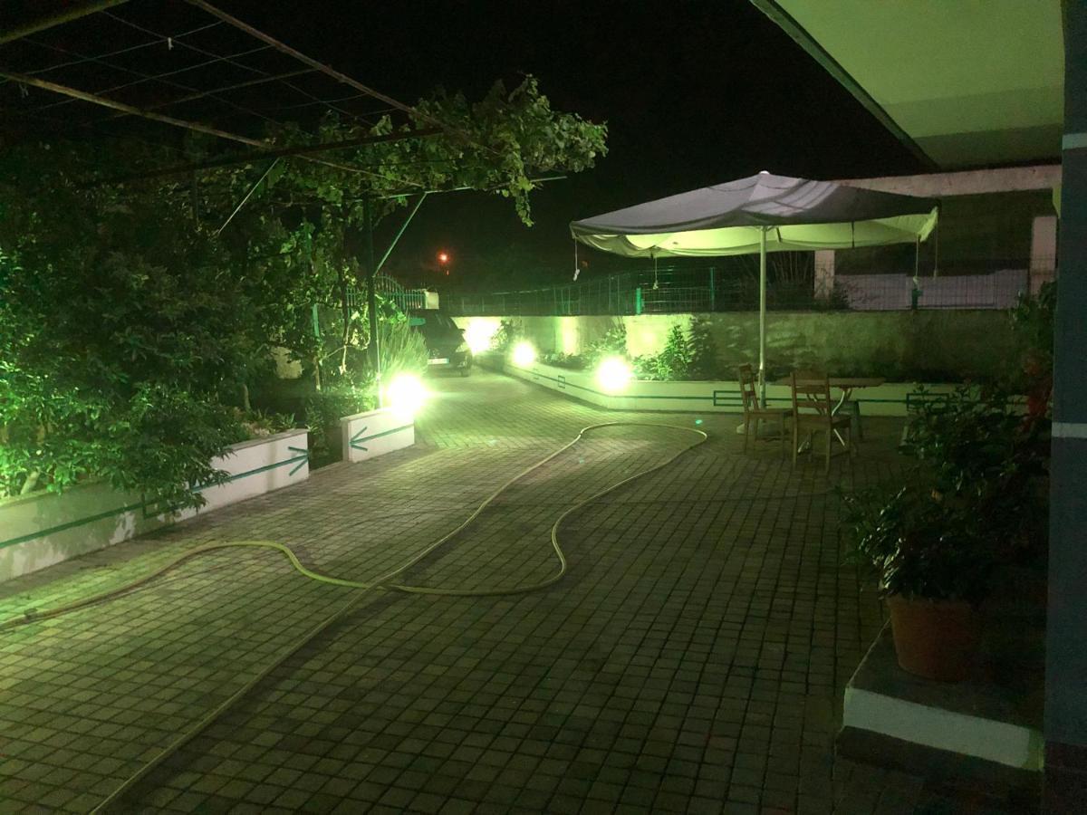 Vila Demo Vlore Luaran gambar