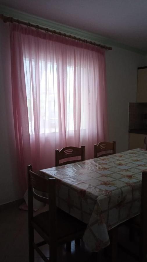 Vila Demo Vlore Luaran gambar